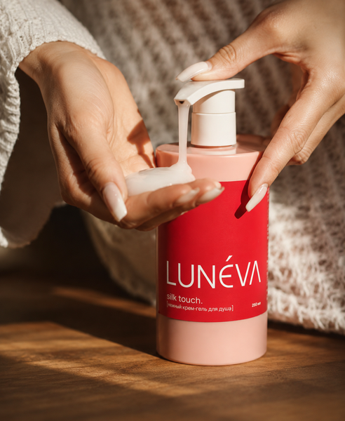 Крем для душу для делікатного очищення ніжний дотик 250мл Silk Touch gel001 фото